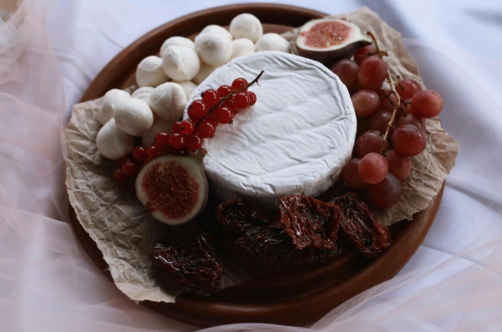 "Pretty And Elegant": The Small Cheese Board That Impresses