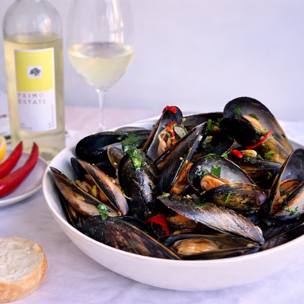Mussels In White Wine Broth