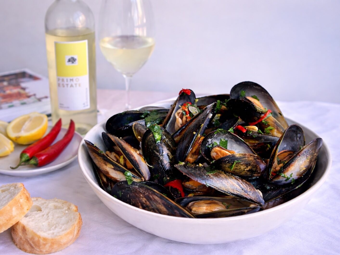mussels in white wine broth